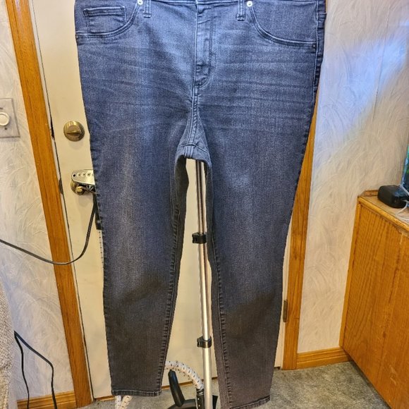 Universal Thread High Rise Jegging - Picture 4 of 10